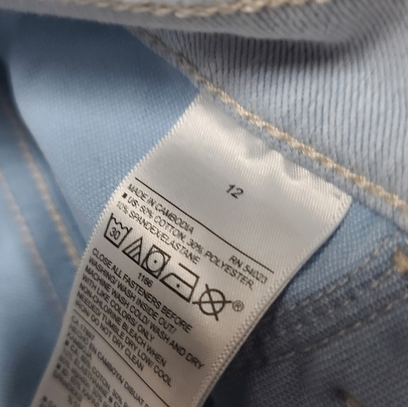 Old Navy Ballerina Jean Shorts - Picture 5 of 6